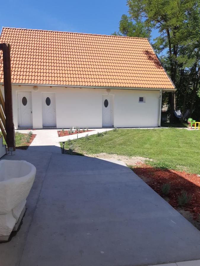 Mirella Rooms Palić Exterior foto
